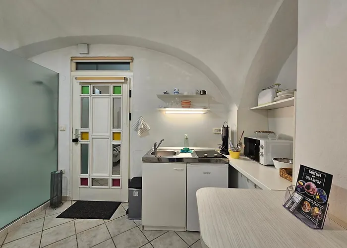 Tiny Nika * Λιουμπλιάνα